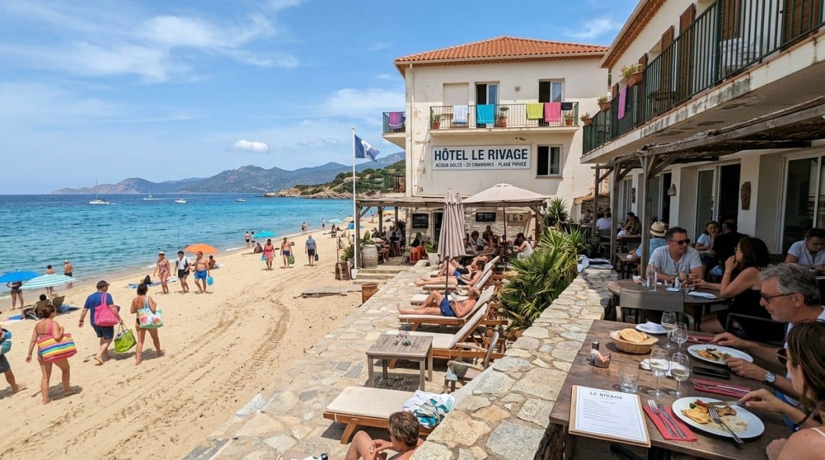 Illustration générée : A vendre hotel pieds dans l'eau environs ajaccio
